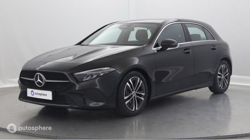 Noir cosmos métallisé Utilisé 2024 Mercedes A180 Progressive Berline | 28 299 € (Super prix) - Image 1/4