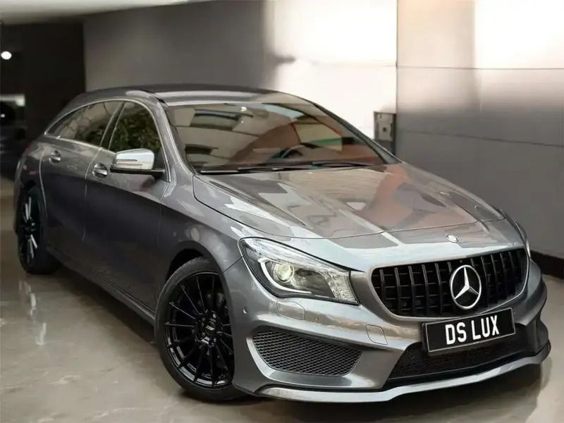 Gris Utilisé 2015 Mercedes CLA200 AMG line Break | 18 990 € - Image 1/4