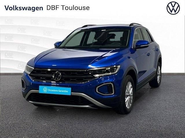 Bleu Utilisé 2024 VW T-Roc Life SUV | 25 389 € (Prix juste) - Image 1/4