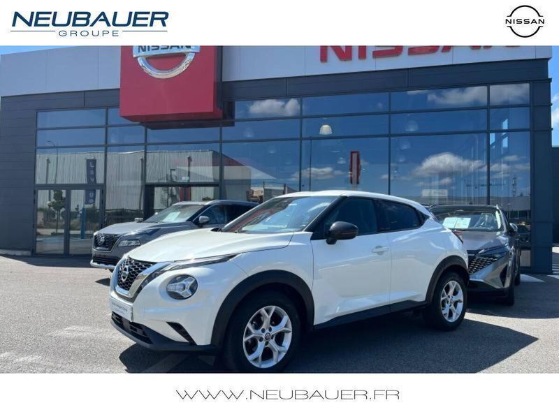 Blanc lunaire spéciale Utilisé 2022 Nissan Juke N-Connecta SUV | 18 890 € (Prix juste) - Image 1/4