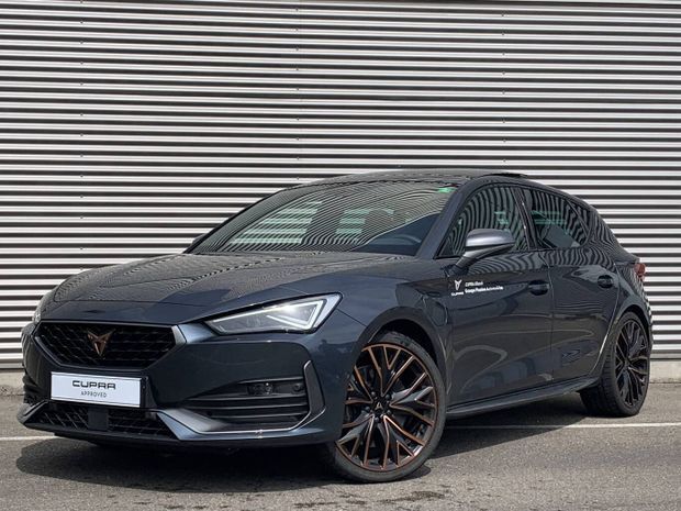 Gris Utilisé 2024 Cupra Leon VZ | 36 990 € (Prix cher) - Image 1/4