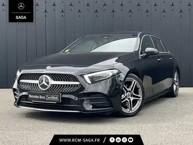 Noir Utilisé 2023 Mercedes A200 AMG line Berline | 28 800 € (Bon prix) - Image 1/4