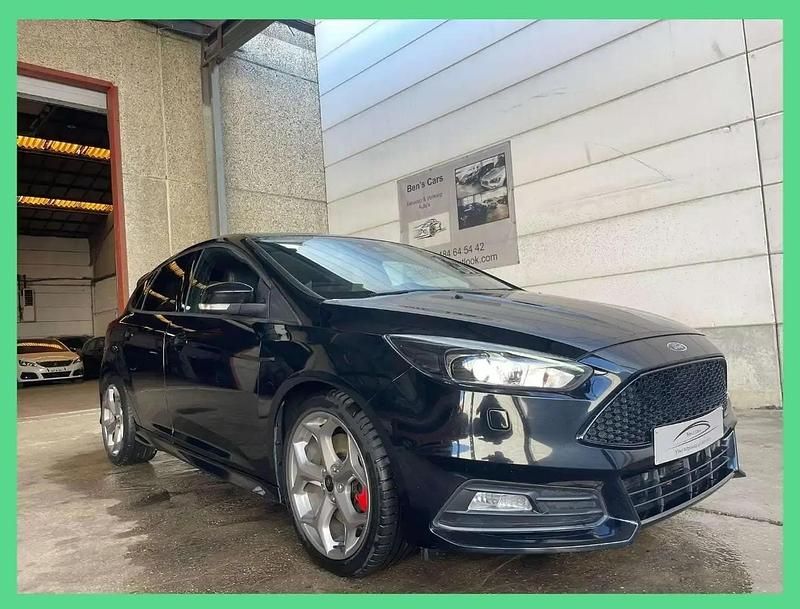 Noir Utilisé 2017 Ford Focus ST Berline | 15 990 € (Bon prix) - Image 1/4