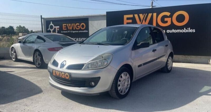 Utilisé 2006 Renault Clio II Expression Citadine | 4 489 € (Prix juste) - Image 1/4