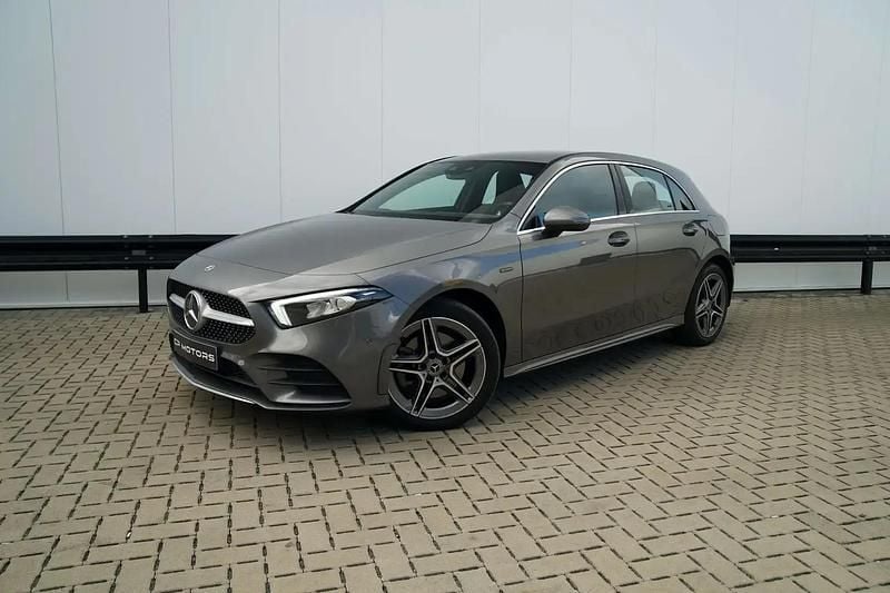 Gris Utilisé 2021 Mercedes A250 AMG Berline | 27 995 € (Bon prix) - Image 1/4