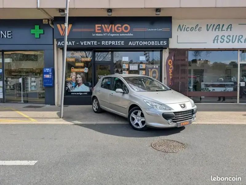 Beige Utilisé 2005 Peugeot 307 Griffe Berline | 2 990 € (Prix juste) - Image 1/4