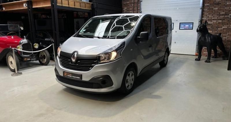 Gris Utilisé 2016 Renault Trafic Zen Van | 22 990 € (Prix cher) - Image 1/4