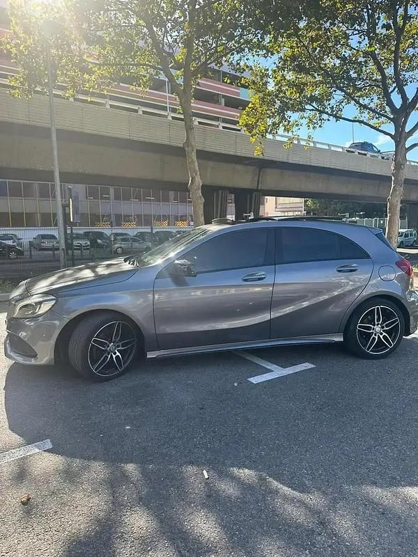 Gris Utilisé 2017 Mercedes 180 AMG Berline | 13 700 € - Image 1/4