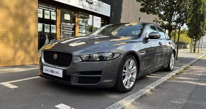 Gris Utilisé 2016 Jaguar XE Pure Berline | 13 990 € (Prix juste) - Image 1/4