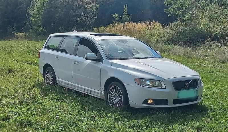 Utilisé 2009 Volvo V70 Ocean Race Break | 11 800 € - Image 1/4