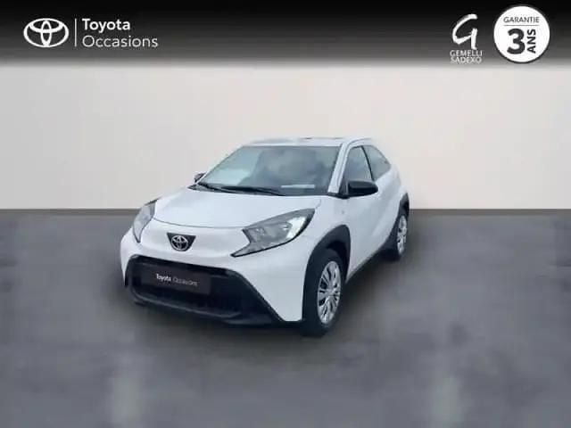 Blanc Utilisé 2024 Toyota Aygo X SUV | 15 290 € - Image 1/4