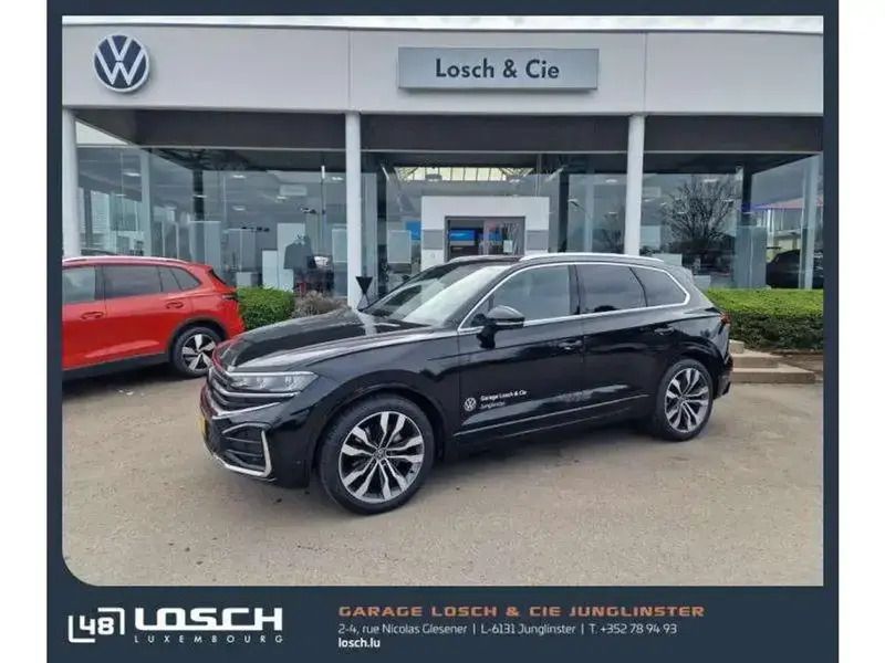 Noir Utilisé 2025 VW Touareg R-line SUV | 74 769 € (Prix juste) - Image 1/4