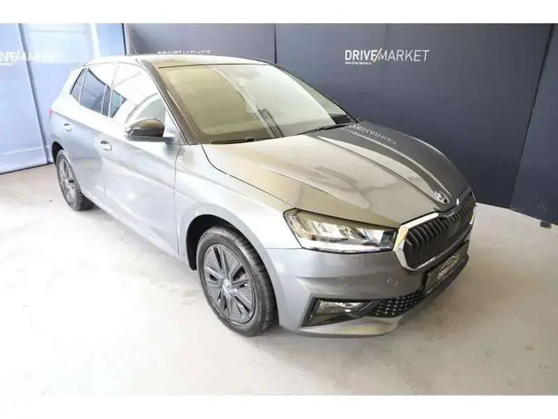 Gris Utilisé 2024 Skoda Fabia Selection Berline | 24 902 € (Prix assez cher) - Image 1/4
