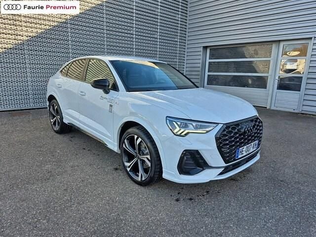 Blanc glacier métallisé Utilisé 2024 Audi Q3 Sportback S-Line SUV | 47 600 € - Image 1/4