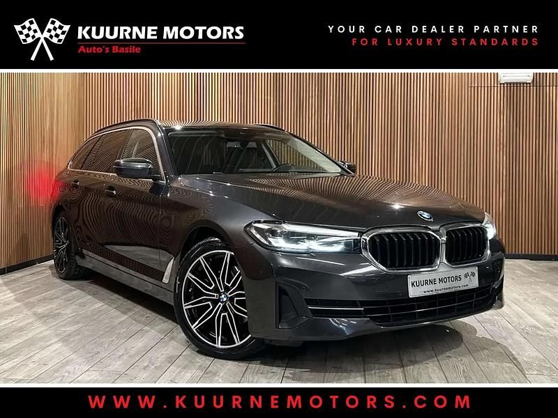 Gris Utilisé 2020 BMW 518 Sport Line Break | 25 900 € (Prix juste) - Image 1/4