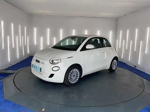 Blanc Utilisé 2022 Fiat 500e Action Citadine | 11 890 € (Bon prix) - Image 1/4