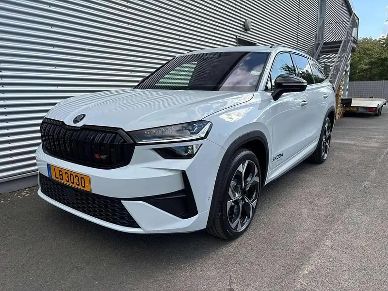 Blanc Utilisé 2025 Skoda Kodiaq RS SUV | 58 451 € (Prix cher) - Image 1/4