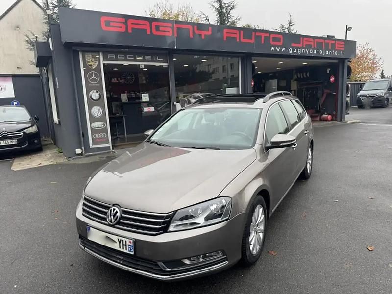 Beige Occasion 2011 VW Passat Break | 6 490 € - Image 1/4