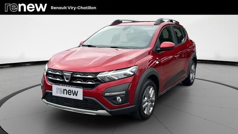 Rouge Utilisé 2021 Dacia Sandero Comfort Citadine | 14 990 € (Prix assez cher) - Image 1/4