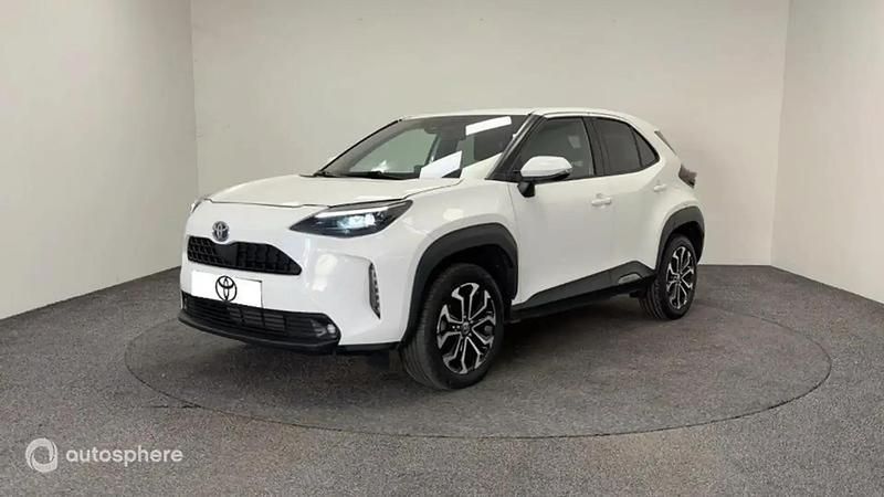 Blanc Utilisé 2022 Toyota Yaris Cross Design SUV | 22 499 € (Prix juste) - Image 1/4