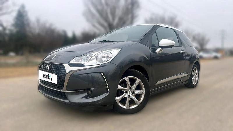 Gris Occasion 2017 DS Automobiles DS3 So Chic Berline | 6 590 € (Bon prix) - Image 1/4