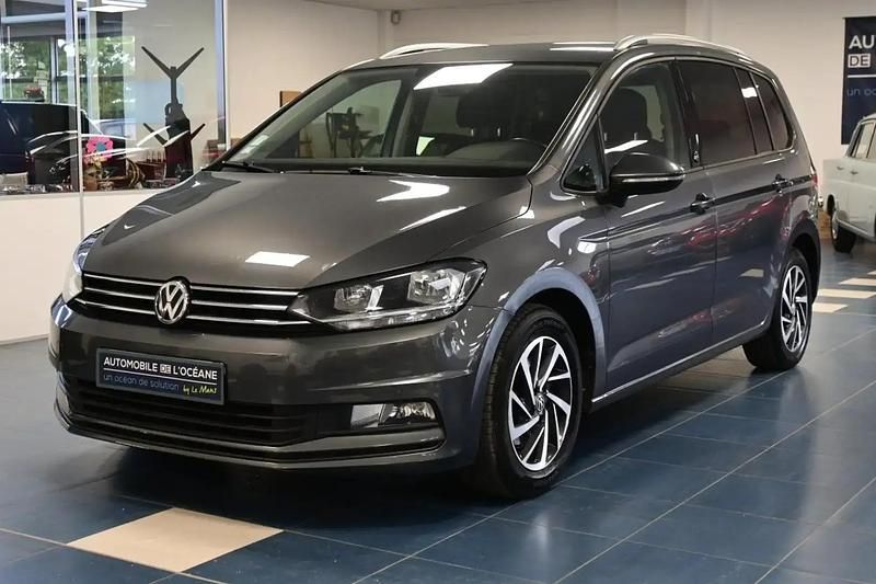Gris Utilisé 2017 VW Touran Sound Monospace | 13 996 € (Prix assez cher) - Image 1/4