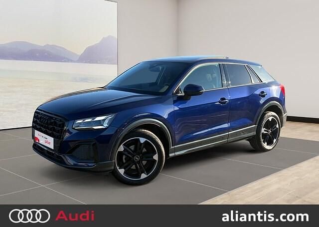 Bleu navarre métallisé Utilisé 2023 Audi Q2 Design SUV | 31 880 € (Prix cher) - Image 1/4