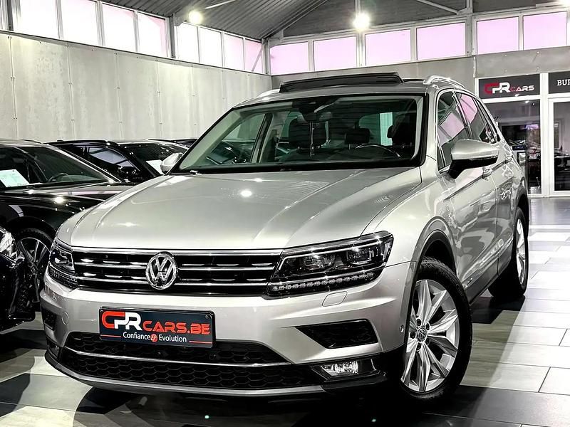 Gris Utilisé 2018 VW Tiguan Highline SUV | 22 990 € (Prix juste) - Image 1/4