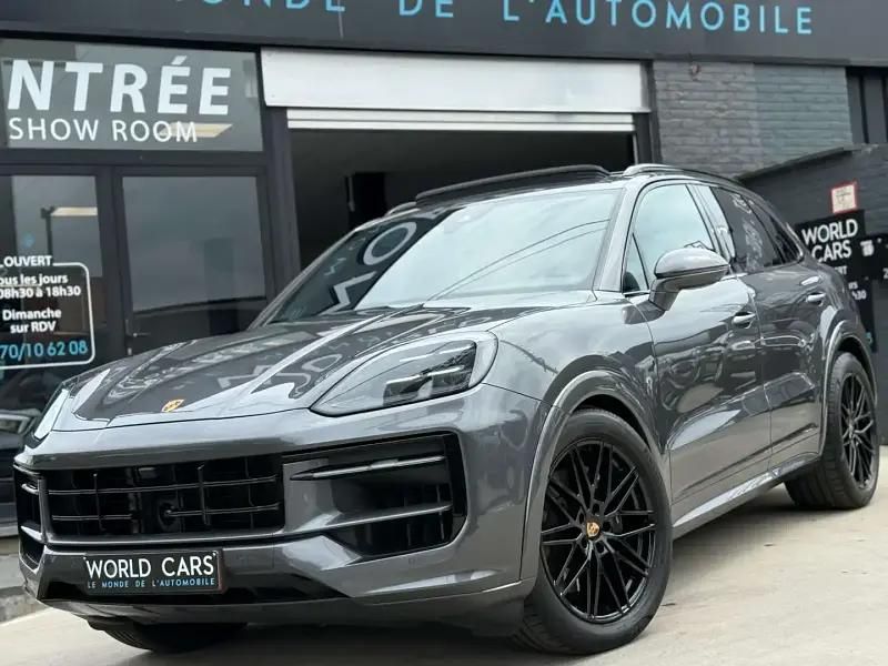 Gris Utilisé 2024 Porsche Cayenne Sport SUV | 149 990 € - Image 1/4