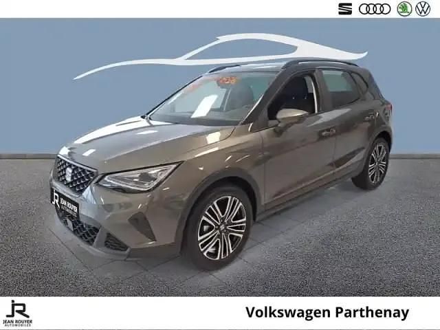 Gris falaise / noir minuit Nouvelle 2025 Seat Arona SUV | 22 899 € (Prix juste) - Image 1/4