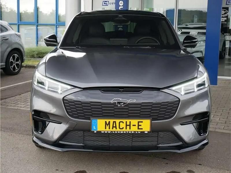 Gris Nouvelle 2025 Ford Mustang Mach-E GT Extended Range SUV | 61 049 € - Image 1/4