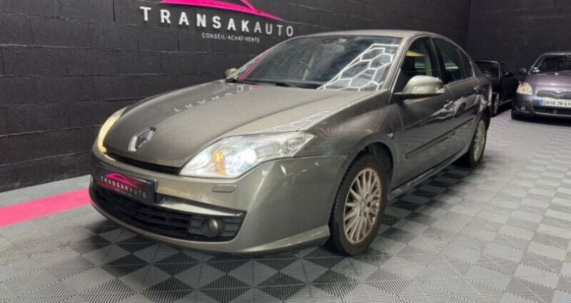 Noir Utilisé 2009 Renault Laguna III Berline | 7 990 € - Image 1/4