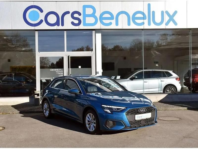 Bleu Utilisé 2022 Audi A3 Business Berline | 24 900 € (Prix juste) - Image 1/4