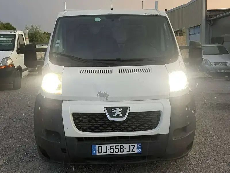Image 2/4