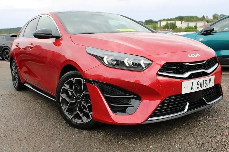 Rouge Utilisé 2022 Kia ProCeed GT-Line Citadine | 23 500 € (Prix juste) - Image 1/4