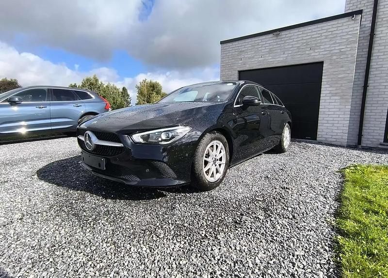 Noir Utilisé 2020 Mercedes CLA180 Shooting Brake Business Break | 18 900 € (Super prix) - Image 1/4