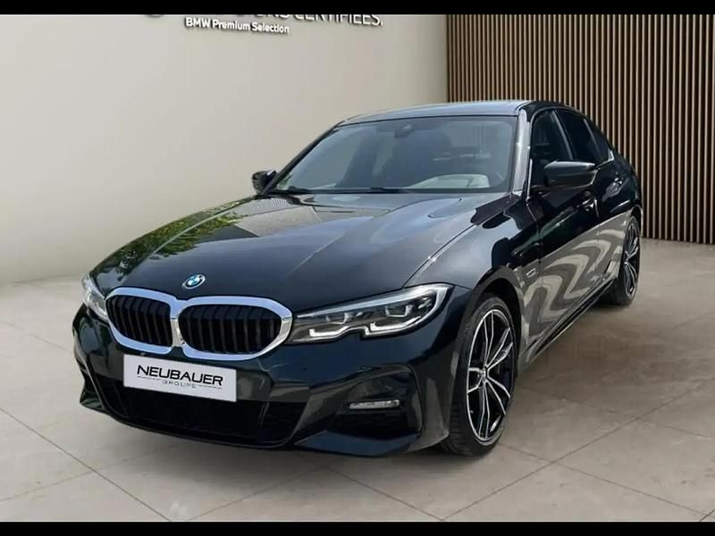 Noir Utilisé 2022 BMW 320 M Sport Berline | 34 950 € (Prix juste) - Image 1/4