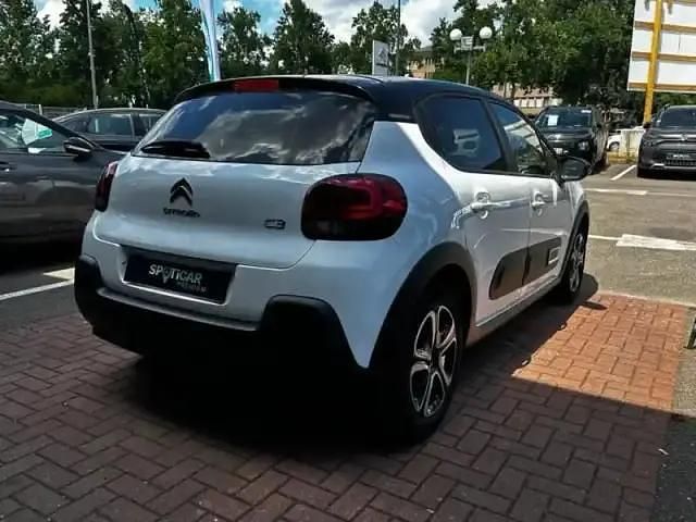 Occasion Citroën C3 PureTech 2023 Blanc banquise (o)  noir perla nera Berline