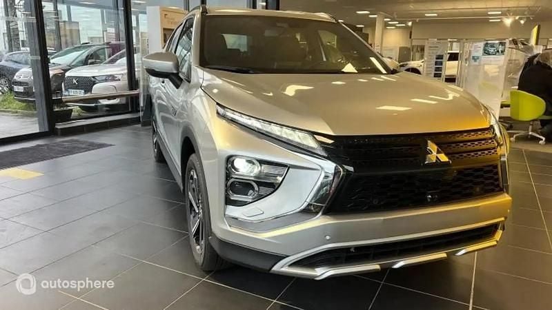 Blanc Nouvelle 2024 Mitsubishi Eclipse Cross SUV | 28 699 € - Image 1/4