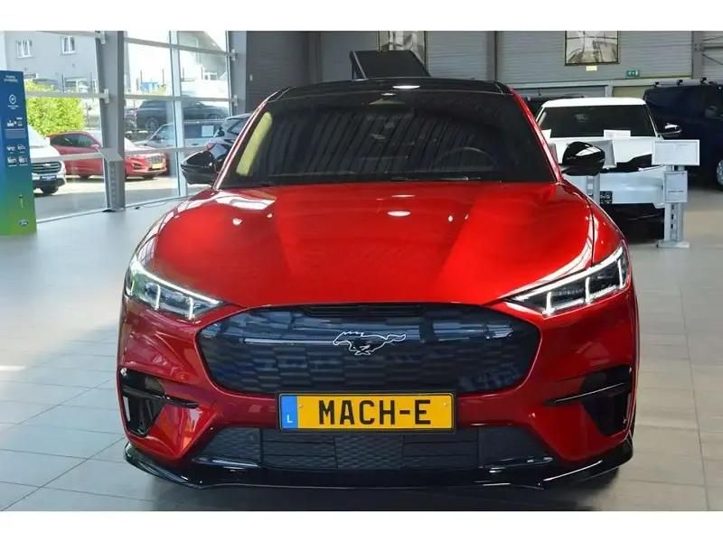 Rouge Nouvelle 2025 Ford Mustang Mach-E GT Extended Range SUV | 61 049 € - Image 1/4