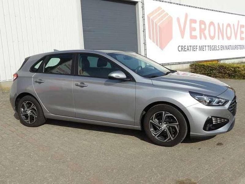 Occasion Hyundai i30 120 ch (88 kW) 2022 Gris Berline