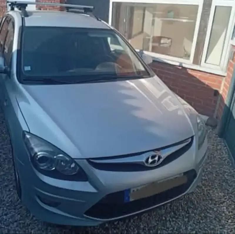 Argent Utilisé 2010 Hyundai i30 Break | 3 700 € - Image 1/4