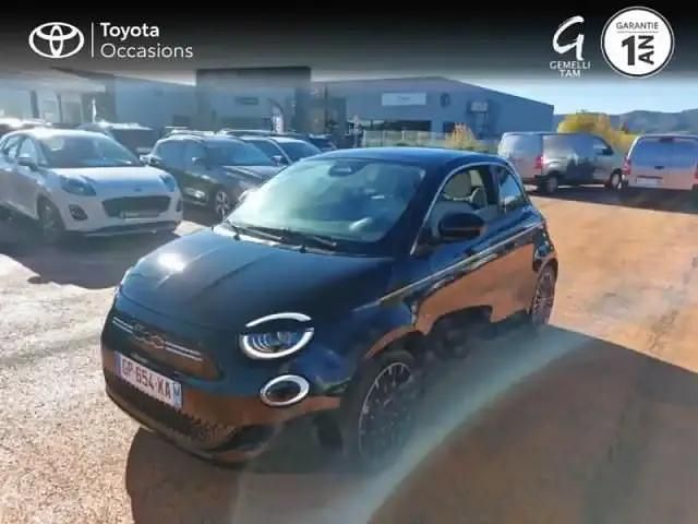 Onyx black pastel Utilisé 2023 Fiat 500e La Prima Berline | 18 633 € (Prix juste) - Image 1/4