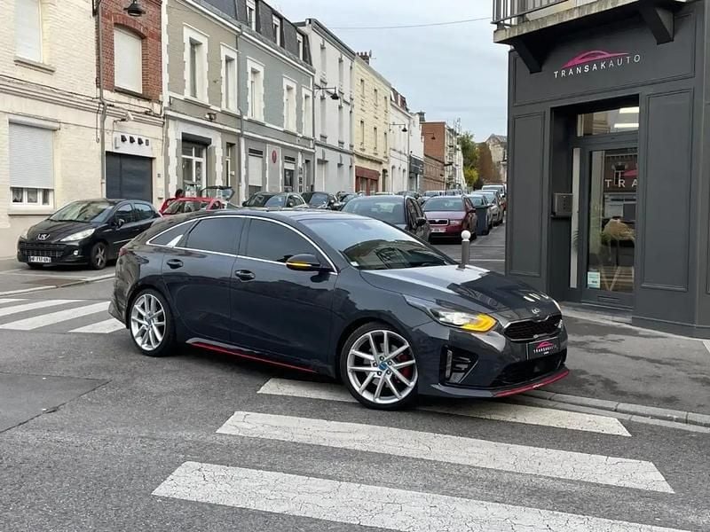 Gris Utilisé 2019 Kia ProCeed Citadine | 20 490 € (Prix juste) - Image 1/4