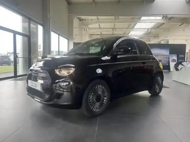 Onyx black pastel Utilisé 2024 Fiat 500e Style Citadine | 25 999 € - Image 1/4