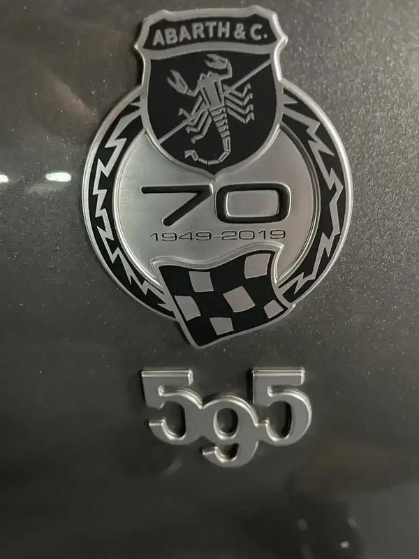 Image 2/4