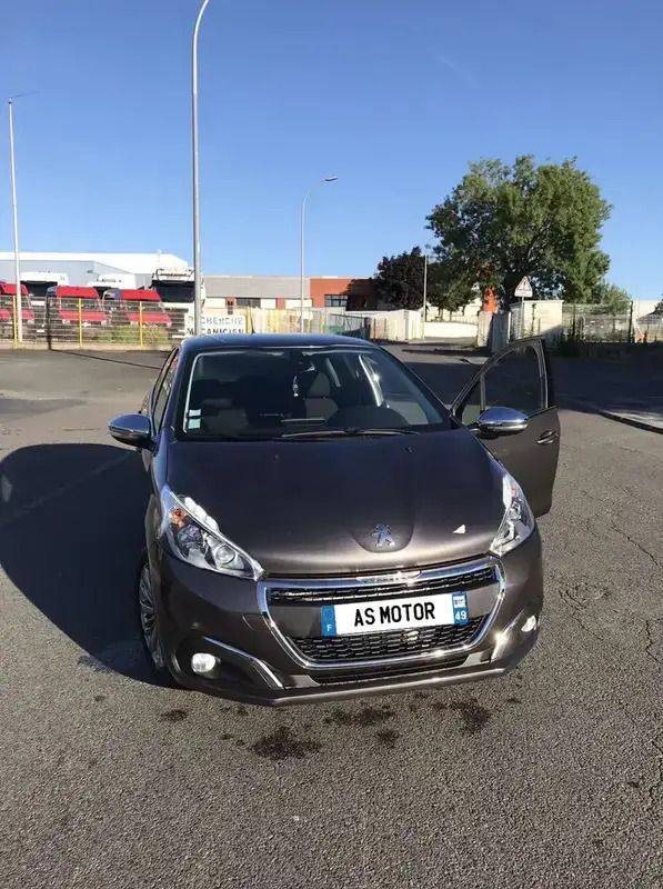 Utilisé 2019 Peugeot 208 Allure Citadine | 6 300 € (Super prix) - Image 1/4