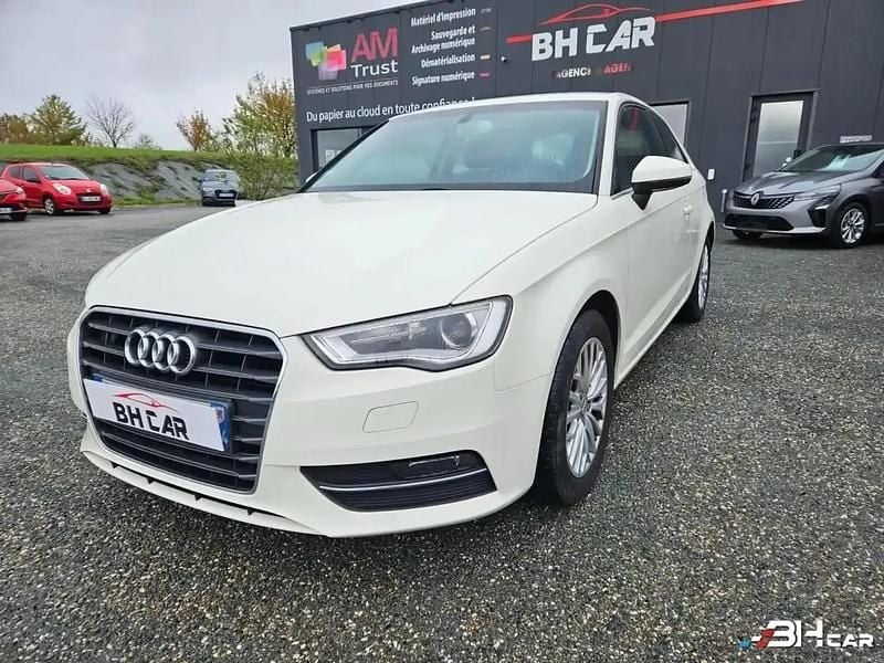 Beige Utilisé 2014 Audi A3 Ambiente Berline | 12 990 € (Super prix) - Image 1/4
