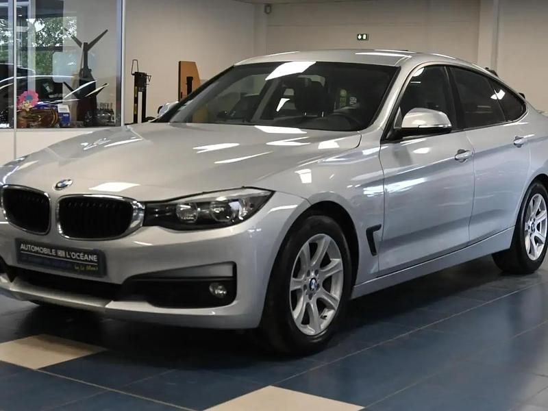 Gris Utilisé 2015 BMW 318 Comfort Edition Berline | 14 795 € (Prix assez cher) - Image 1/4
