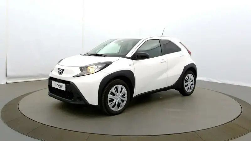 Blanc Utilisé 2023 Toyota Aygo Citadine | 13 990 € (Bon prix) - Image 1/4